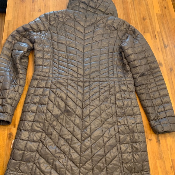 The North Face Gray Quilted Thermoball Parka - Picture 8 of 12